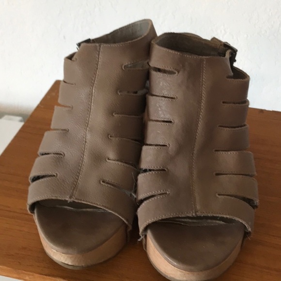 Eileen Fisher Lotus Wedges Wood/Leather Tan Leather EUC backyard BBQ Approved - Picture 6 of 9